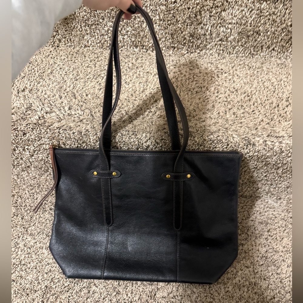 Fossil Sydney shopper